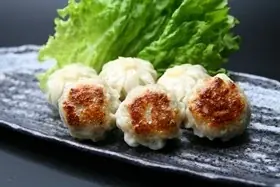 博多八助の博多ひとくち餃子